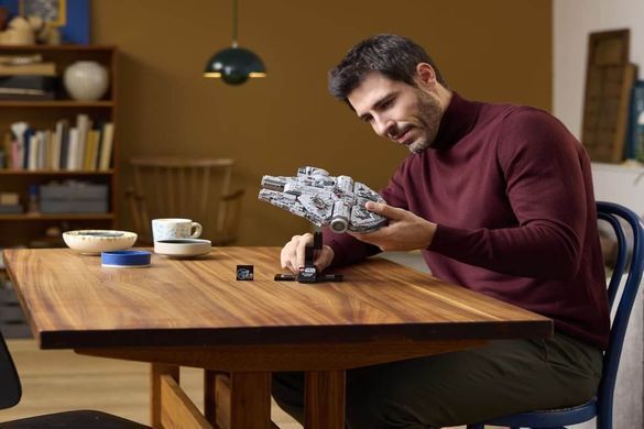 LEGO Star Wars Тисячолітній сокіл (75375) &ndash; фото товару LEGO з категорії LEGO Star Wars. Оригінал, доставка по Україні
