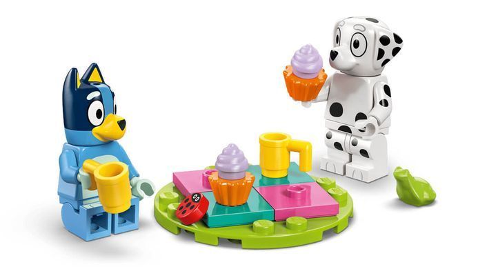 LEGO Bluey Веселощі з Блуї та Хлоєю на ігровому майданчику (11201) &ndash; фото товару LEGO з категорії LEGO Bluey. Оригінал, доставка по Україні