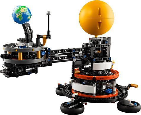 LEGO Technic Земля та Місяць на орбіті (42179) &ndash; фото товару LEGO з категорії LEGO Technic. Оригінал, доставка по Україні
