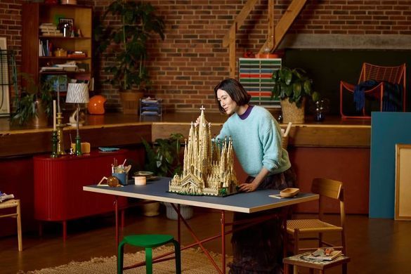 LEGO Architecture Саґрада Фамілія (21065) &ndash; фото товару LEGO з категорії LEGO Architecture. Оригінал, доставка по Україні