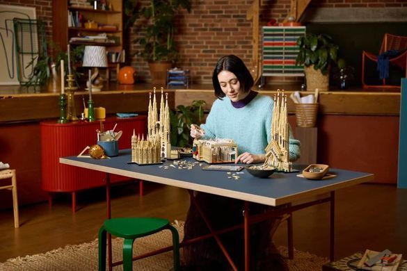 LEGO Architecture Саґрада Фамілія (21065) &ndash; фото товару LEGO з категорії LEGO Architecture. Оригінал, доставка по Україні