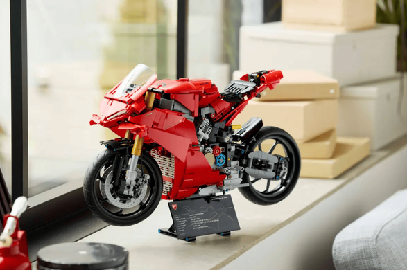 LEGO Technic 42202 Мотоцикл Ducati Panigale V4 S | ЛЕГО 42202 Дукаті Технік