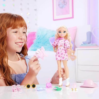 Кукла Barbie Dream Besties с набором одежды "Фестивальный стиль" (JGH87) &ndash; фото товара Barbie из категории Barbie Dream Besties. Оригинал, доставка по Украине