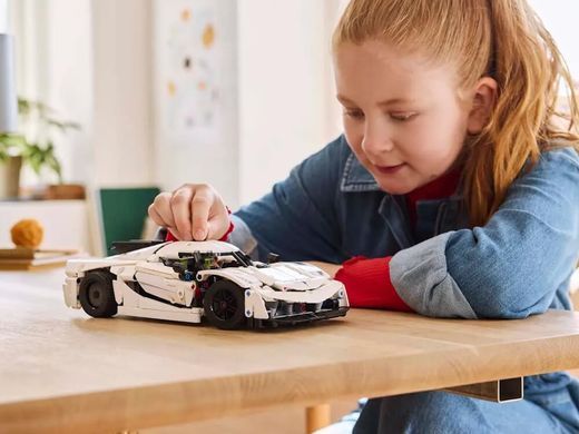 LEGO Technic Koenigsegg Jesko Absolut &mdash; белый гиперкар 801 деталь (42184) &ndash; фото товара LEGO из категории LEGO Technic. Оригинал, доставка по Украине