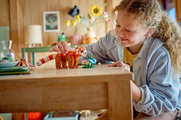 LEGO Creator Чарівні тварини: Червона панда (31394) &ndash; фото товару LEGO з категорії LEGO Creator 3-in-1. Оригінал, доставка по Україні