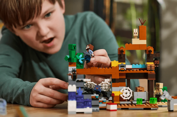 LEGO Minecraft Покинута шахта у безплідних землях 538 деталей (21263) &ndash; фото товару LEGO з категорії LEGO Minecraft. Оригінал, доставка по Україні