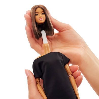 Коллекционная кукла Barbie Basics №1 Брюнетка с каре Mattel (JBH72) &ndash; фото товара Barbie Collector  из категории Коллекционные куклы Барби - Barbie Collector. Оригинал, доставка по Украине
