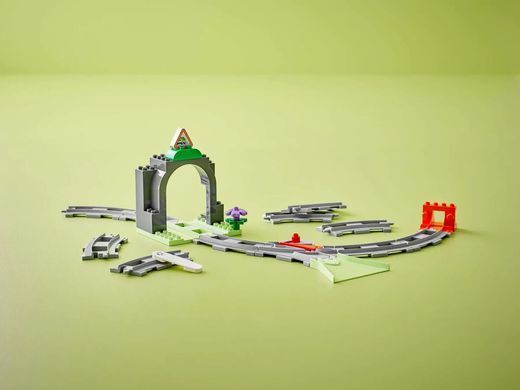LEGO DUPLO Дополнительный набор. Железнодорожный тоннель и пути 20 деталей (10425) &ndash; фото товара LEGO из категории LEGO DUPLO. Оригинал, доставка по Украине