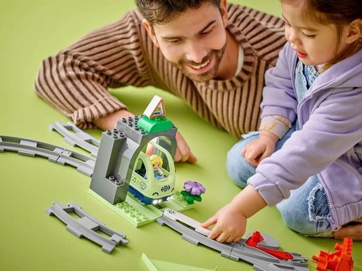 LEGO DUPLO Дополнительный набор. Железнодорожный тоннель и пути 20 деталей (10425) &ndash; фото товара LEGO из категории LEGO DUPLO. Оригинал, доставка по Украине