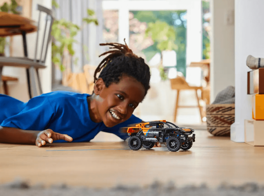 LEGO Technic Автомобиль для гонок NEOM McLaren Extreme E 252 детали (42166) &ndash; фото товара LEGO из категории LEGO Technic. Оригинал, доставка по Украине