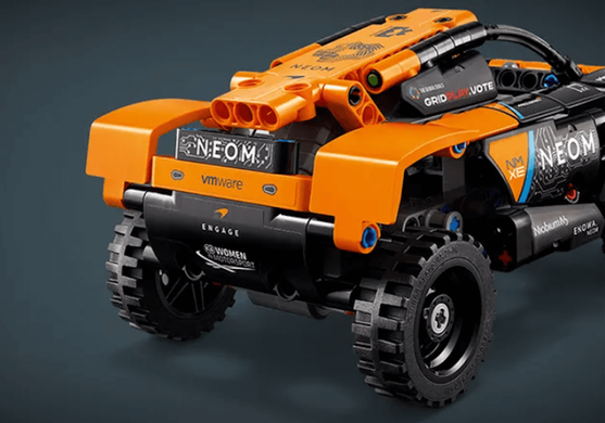 LEGO Technic Автомобиль для гонок NEOM McLaren Extreme E 252 детали (42166) &ndash; фото товара LEGO из категории LEGO Technic. Оригинал, доставка по Украине