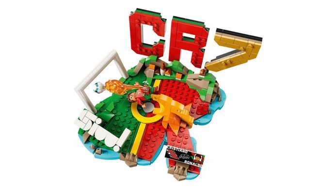 LEGO Editions Football Кріштіану Роналду &ndash; найкращі моменти футбольних матчів (43012) &ndash; фото товару LEGO з категорії LEGO Editions. Оригінал, доставка по Україні