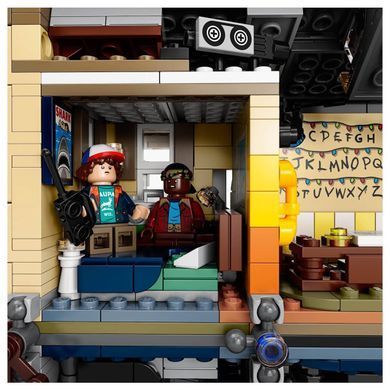 LEGO Stranger Things "Інша сторона" 2287 деталей (75810) &ndash; фото товару LEGO з категорії LEGO Stranger Things. Оригінал, доставка по Україні