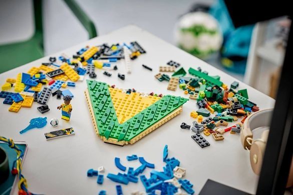 LEGO Editions Football Вінісіус Жуніор &ndash; найкращі моменти футбольних матчів (43027) &ndash; фото товару LEGO з категорії LEGO Editions. Оригінал, доставка по Україні