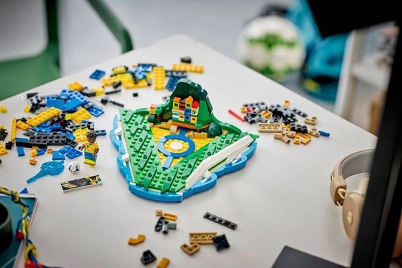 LEGO Editions Football Вінісіус Жуніор &ndash; найкращі моменти футбольних матчів (43027) &ndash; фото товару LEGO з категорії LEGO Editions. Оригінал, доставка по Україні