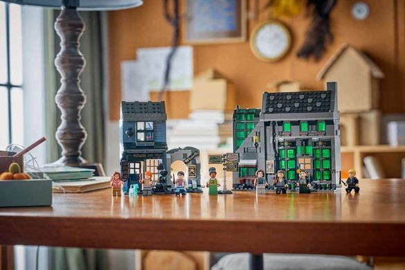 LEGO&reg; Harry Potter&trade; 76471 Knockturn Alley&trade; Wizarding Shops