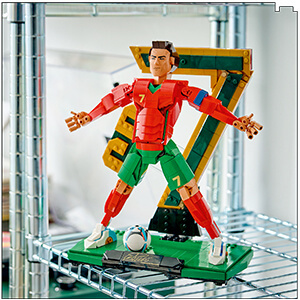 LEGO Editions 43016 Football Кріштіану Роналду — легенда футболу 