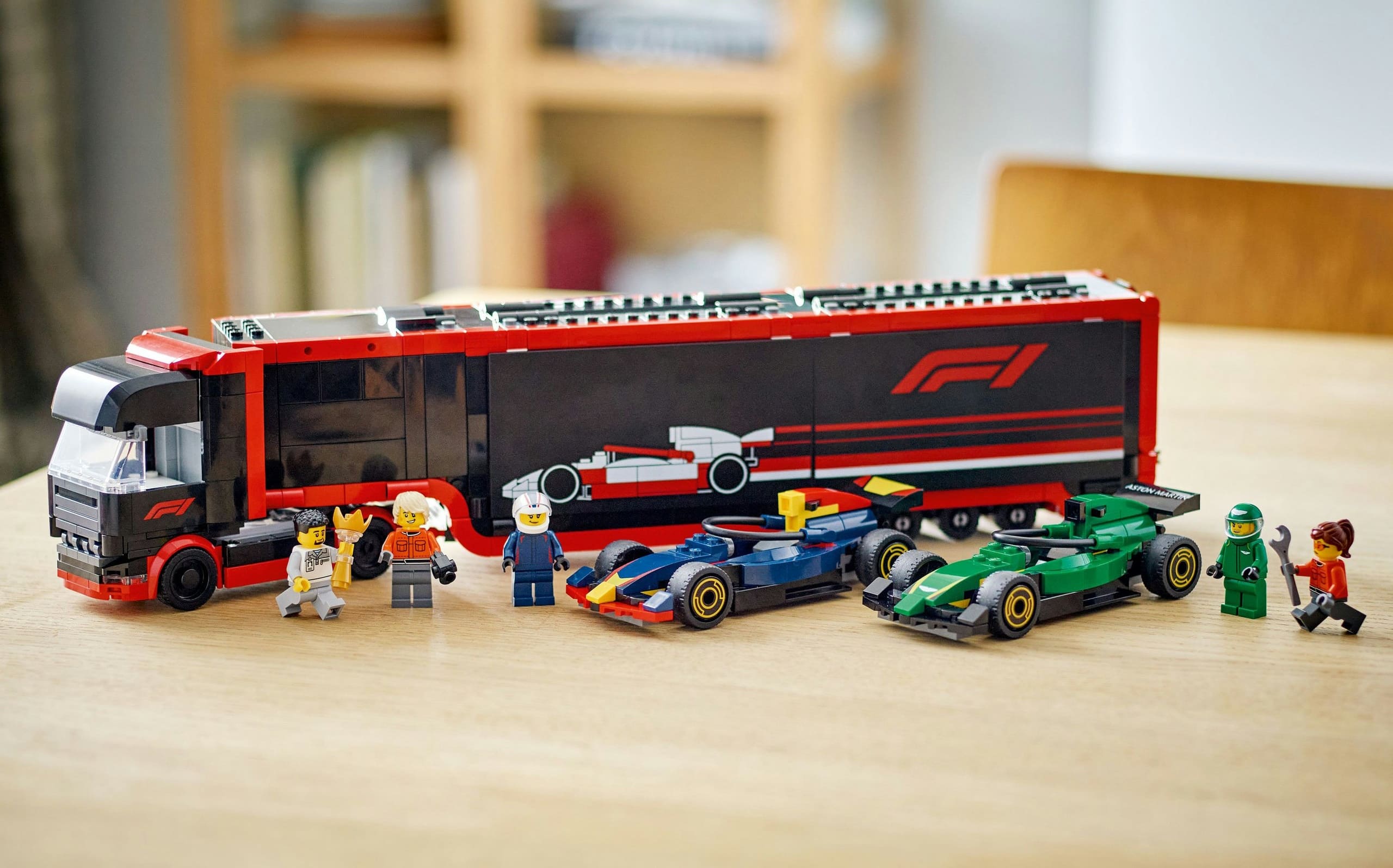 LEGO City 60445 Грузовик F1 с автомобилями RB20 и AMR24